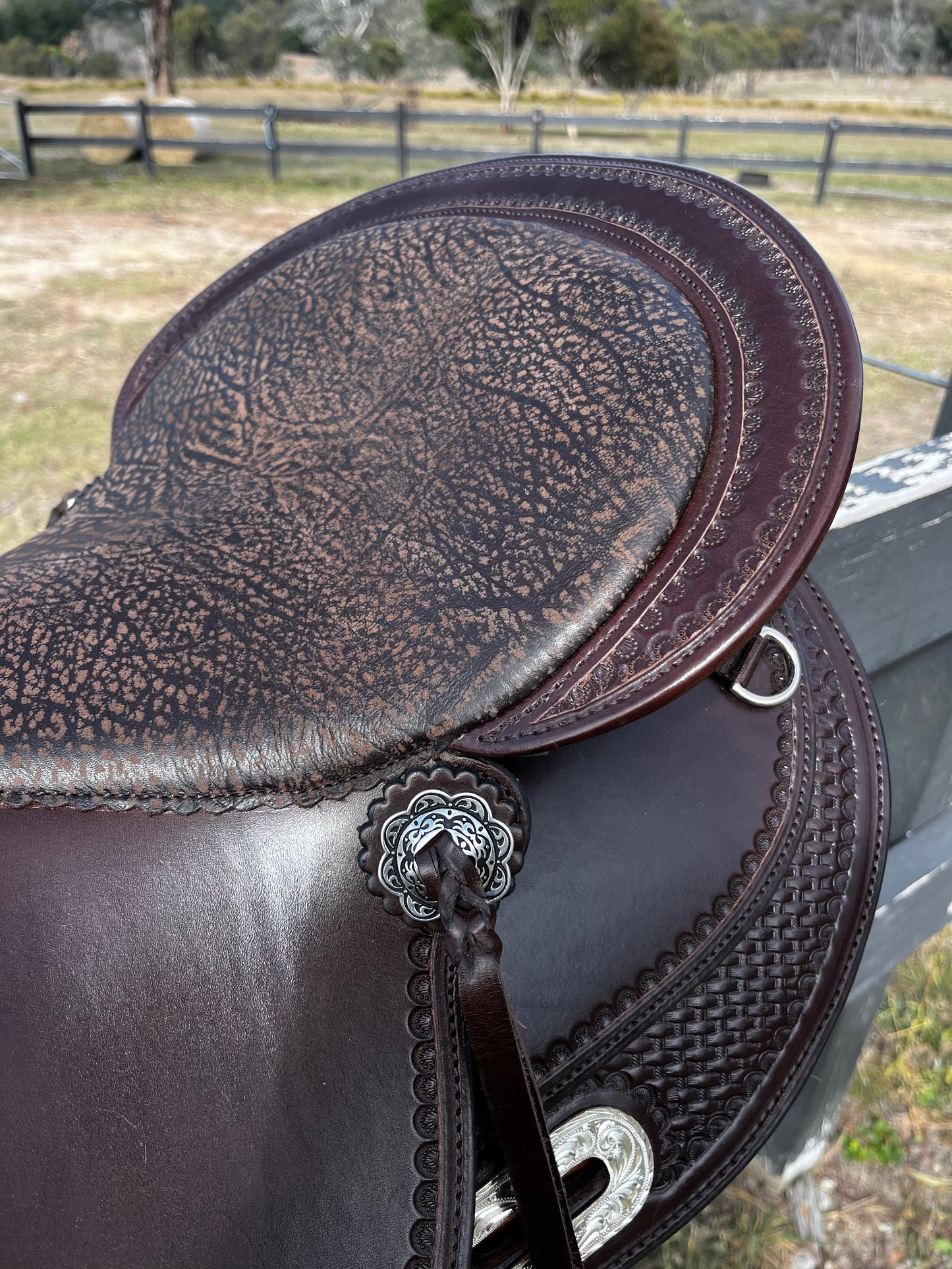 Freeform Western All Round Treeless Saddle