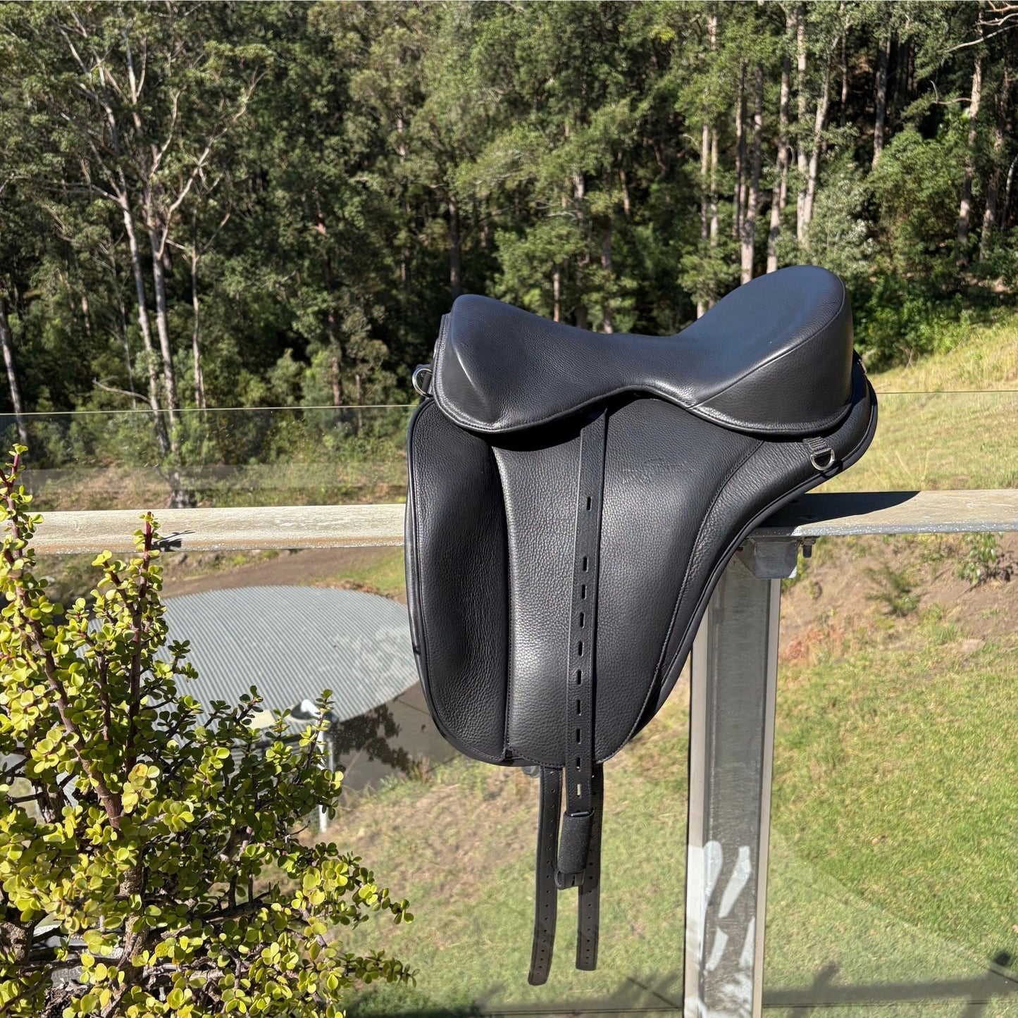 Freeform DKR Treeless Dressage Saddle - Freeform Saddles
