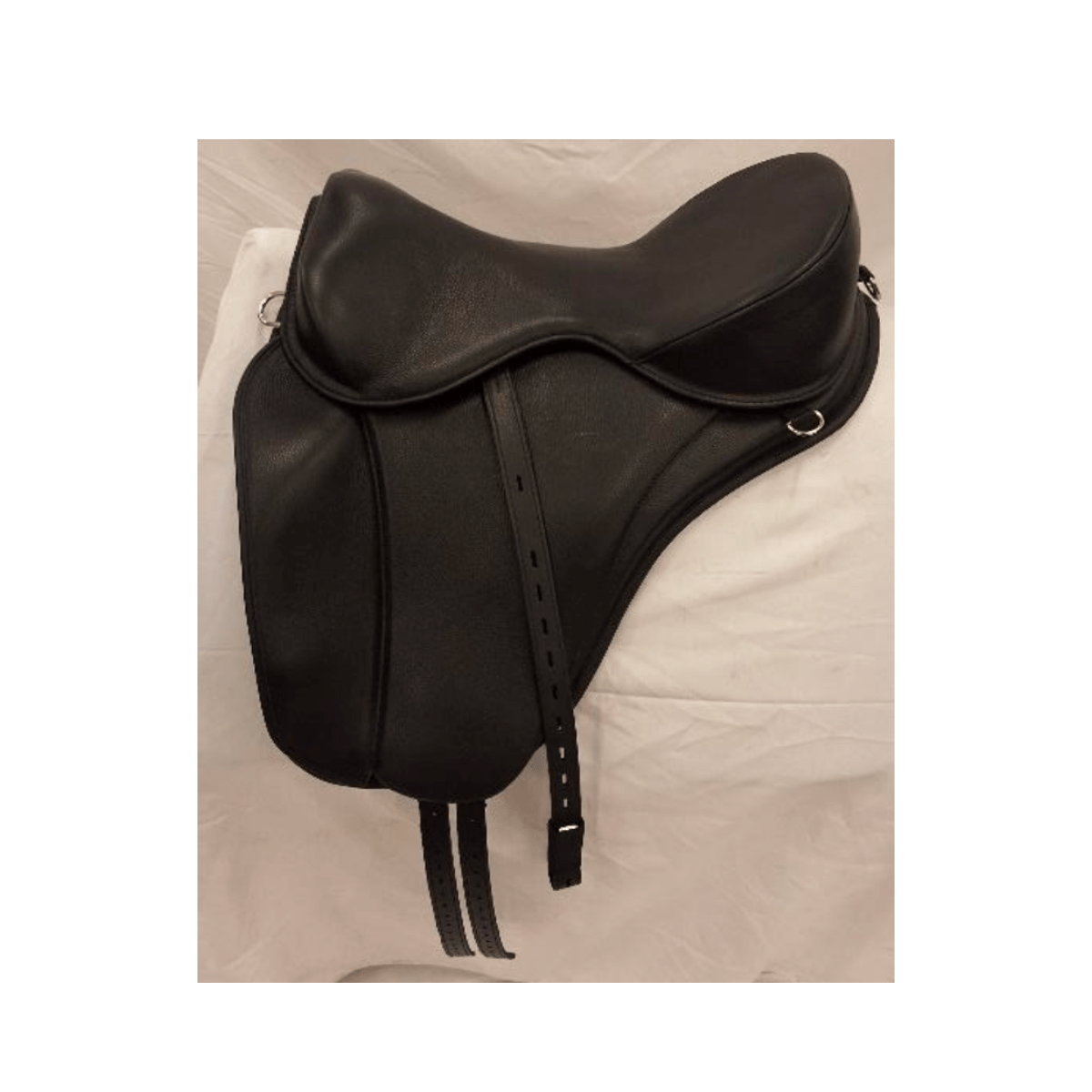 Freeform DKR Treeless Saddle - Freeform Saddles