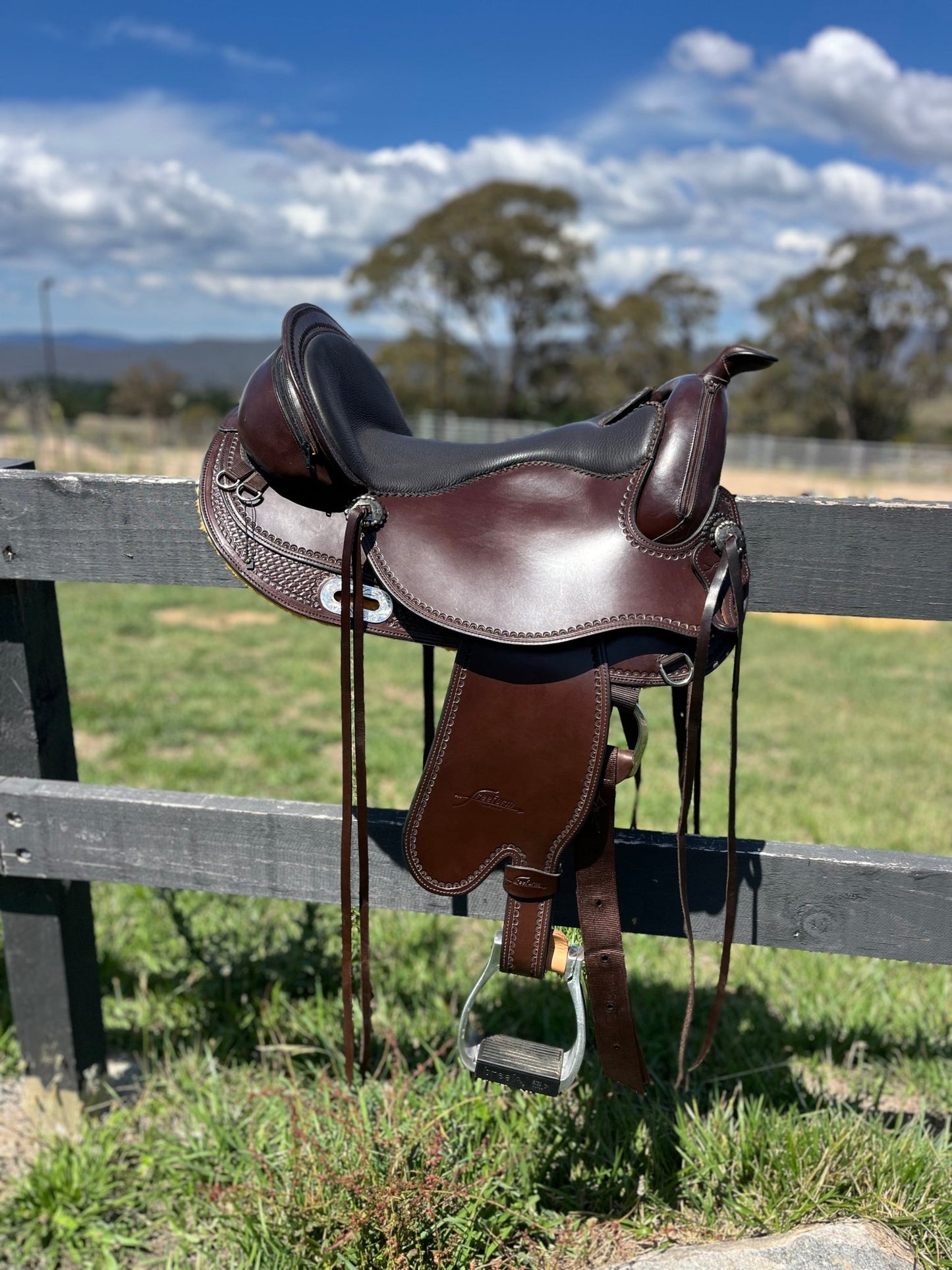 Freeform Western Virginian Treeless Saddle - Freeform Saddles