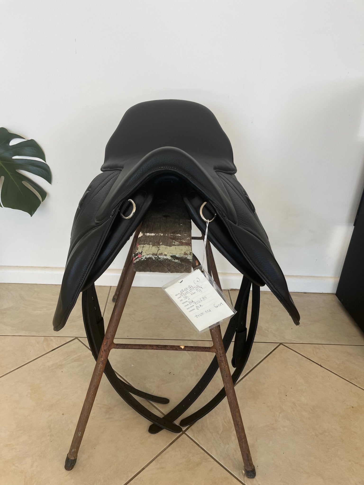 Freeform Treeless Jumping Saddle - Freeform Saddles